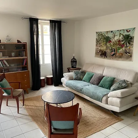 La Girondelle - 2 Au Coeur Du Vignoble Maison d'hôtes 3*